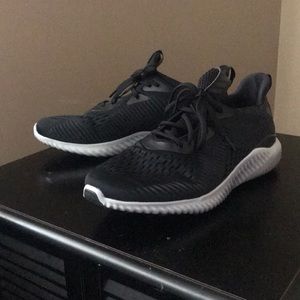 Adidas AlphaBounce Shoes. Size 10
